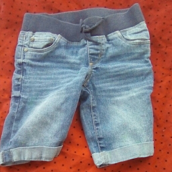 Shorts - Picture 3 of 3